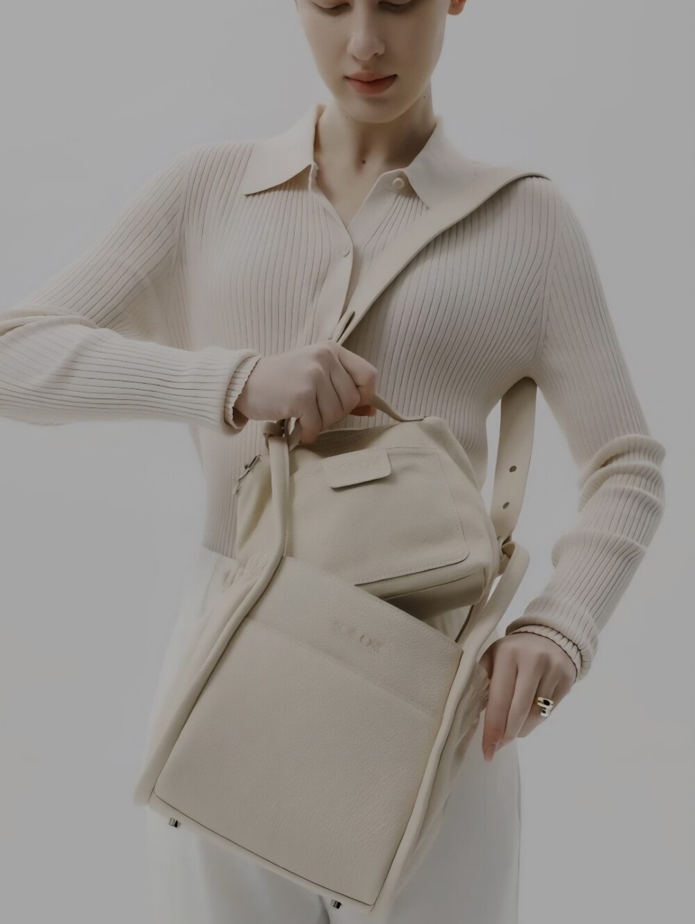 Bob Ore Light Gray Pebbled Leather Bag